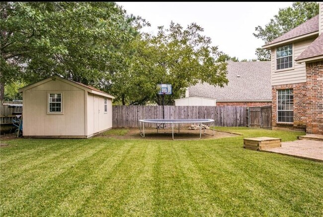 Building Photo - 3316 Arcadia Dr