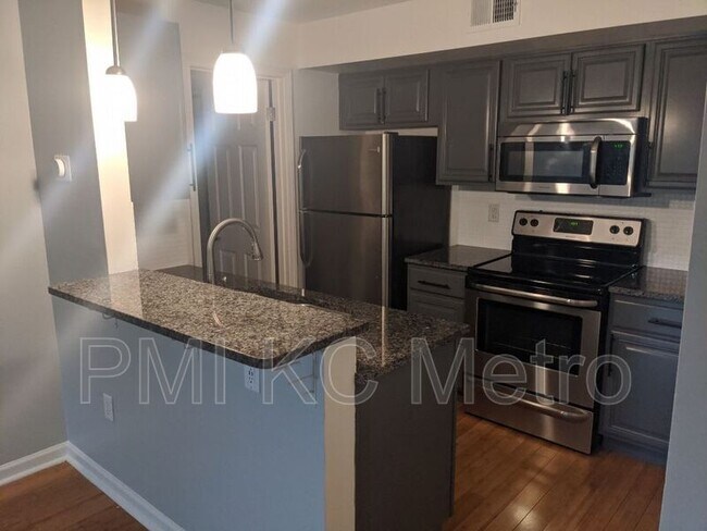 Foto del edificio - 435 W 9th St