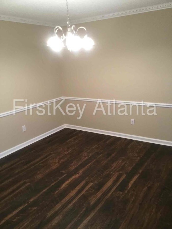 Building Photo - 342 Rockmoor Trl