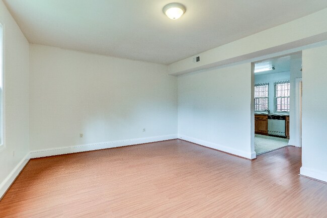 Foto del edificio - 1111 Lamont St NW
