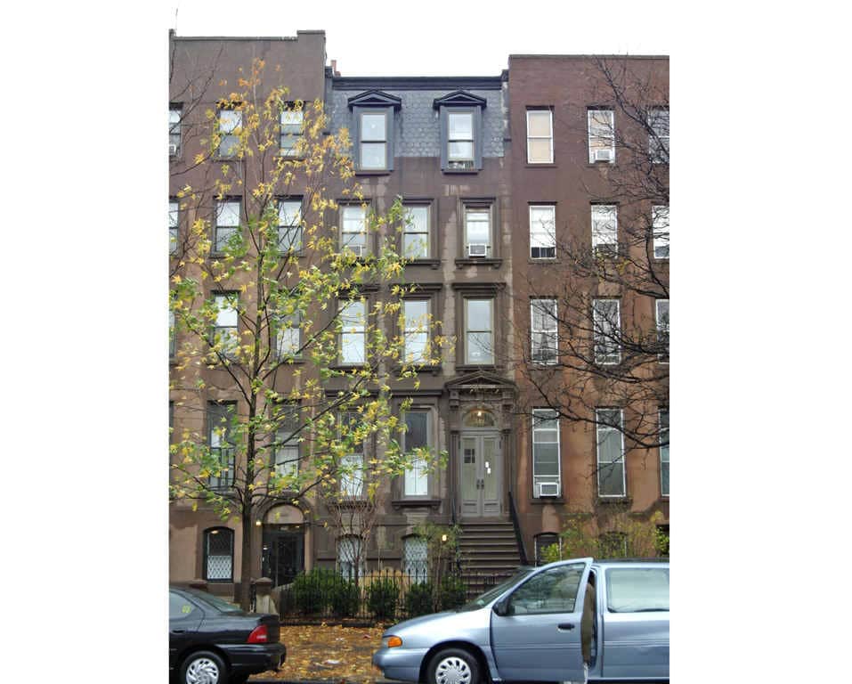 Primary Photo - 242 Washington Ave