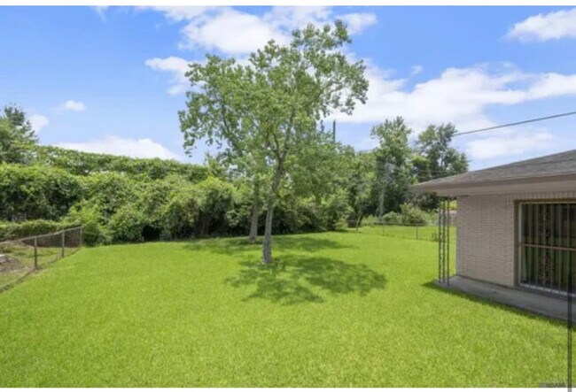 Foto del edificio - 1220 Silverwood Dr