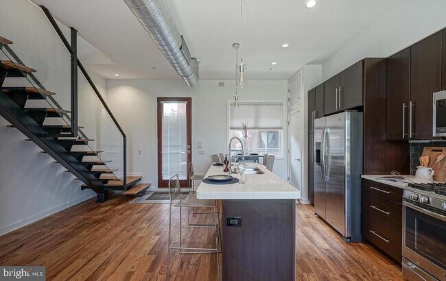 Foto del edificio - 1247 E Columbia Ave