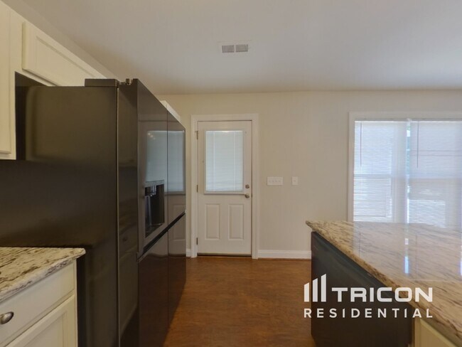Foto del edificio - 112 Kingsgate Ct