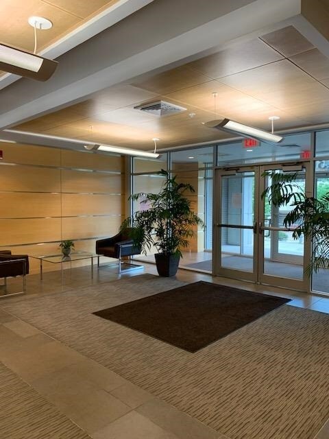 Foto del edificio - 309 W Washington Ave