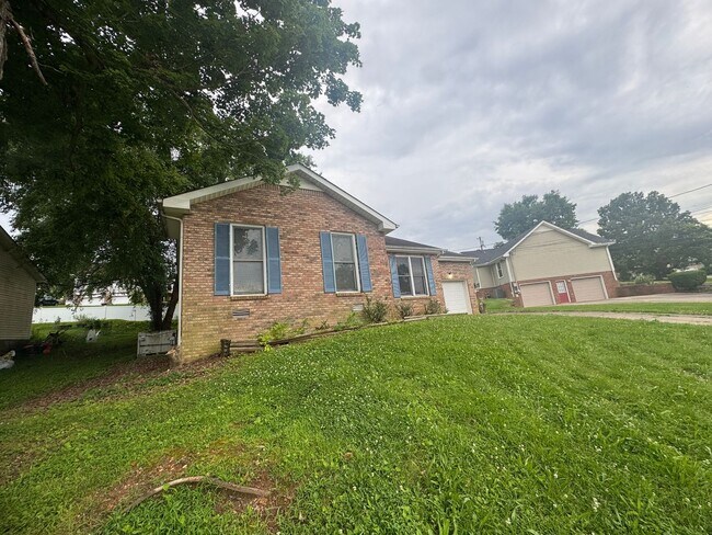 Foto del edificio - Single Family Home in Clarksville