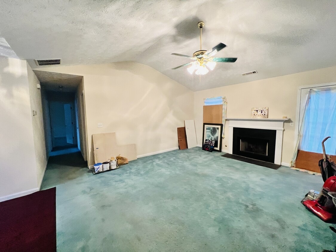 Primary Photo - 514 Vineyard Rd