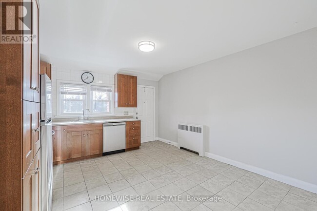 Building Photo - 61 Aberdeen St