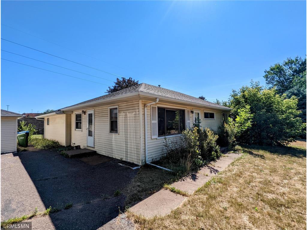 1722 Oakcrest Ave, Roseville, MN 55113 House Rental in Roseville, MN