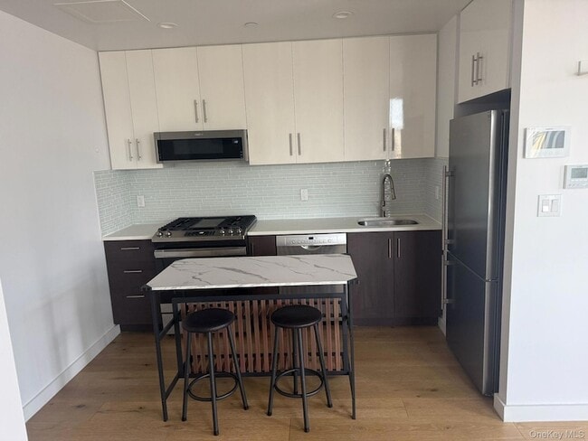 Building Photo - 97-29 64th Rd