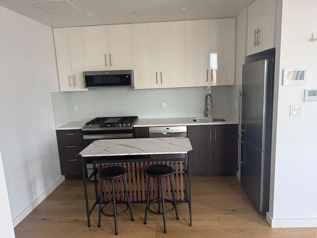 Foto del edificio - 97-29 64th Rd