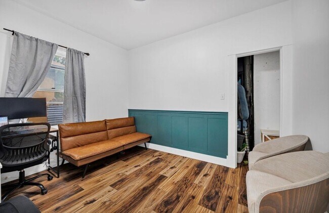 Foto del edificio - 2021 Gramercy Ave
