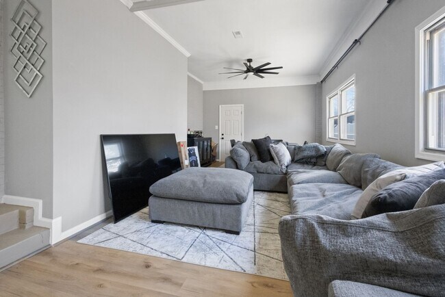 Foto del edificio - Charming 4BR House in Temple Hills