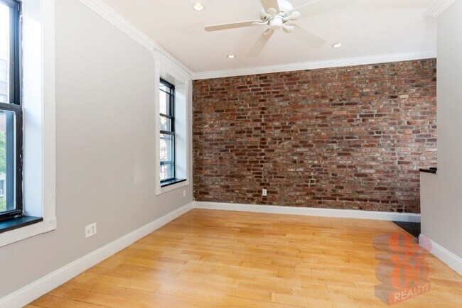 Foto del edificio - 340 E 18th St