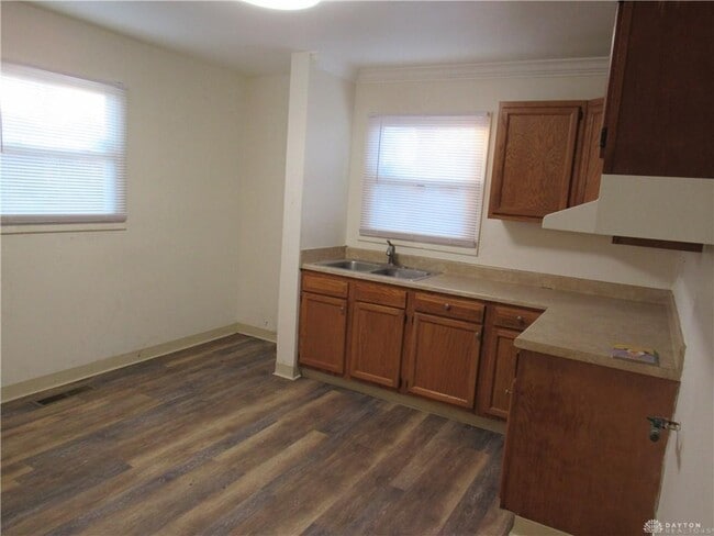 Building Photo - 4976 Marburn Ave