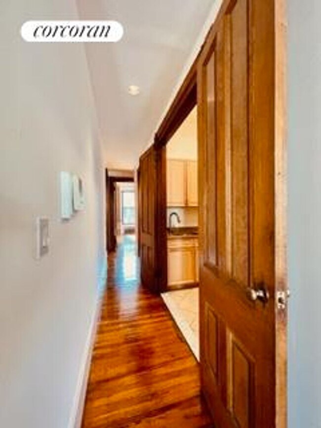 Building Photo - 49 W 84th St