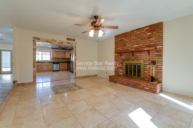 Building Photo - 4610 W Laurie Ln