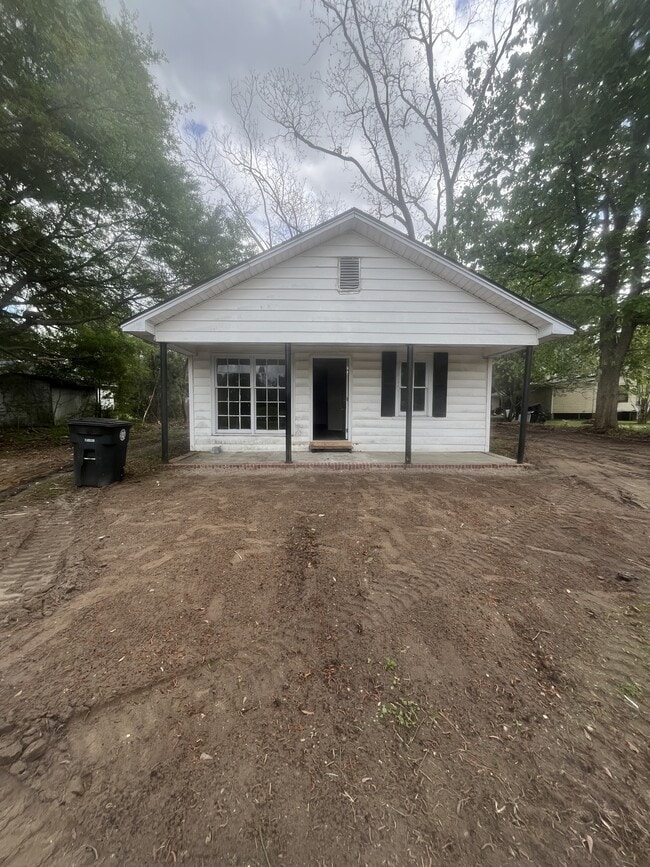 Building Photo - 207 State St