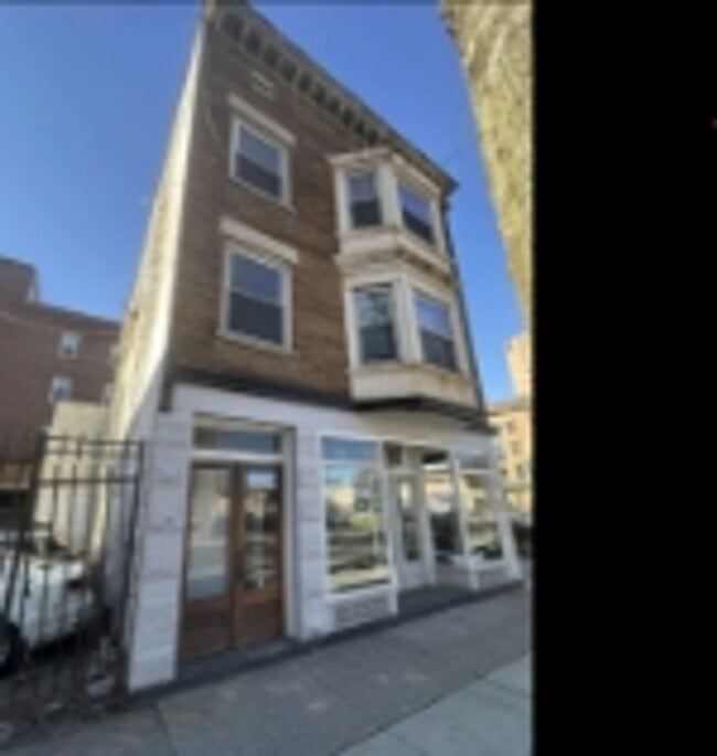 Building Photo - 262 Washington Ave