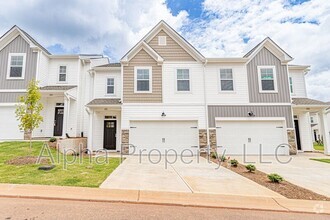 Building Photo - 102 Sweet Almond Ct