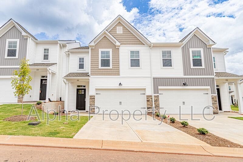 Foto principal - 102 Sweet Almond Ct