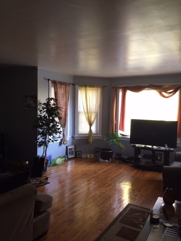 Interior Photo - 8126 S Ingleside Ave