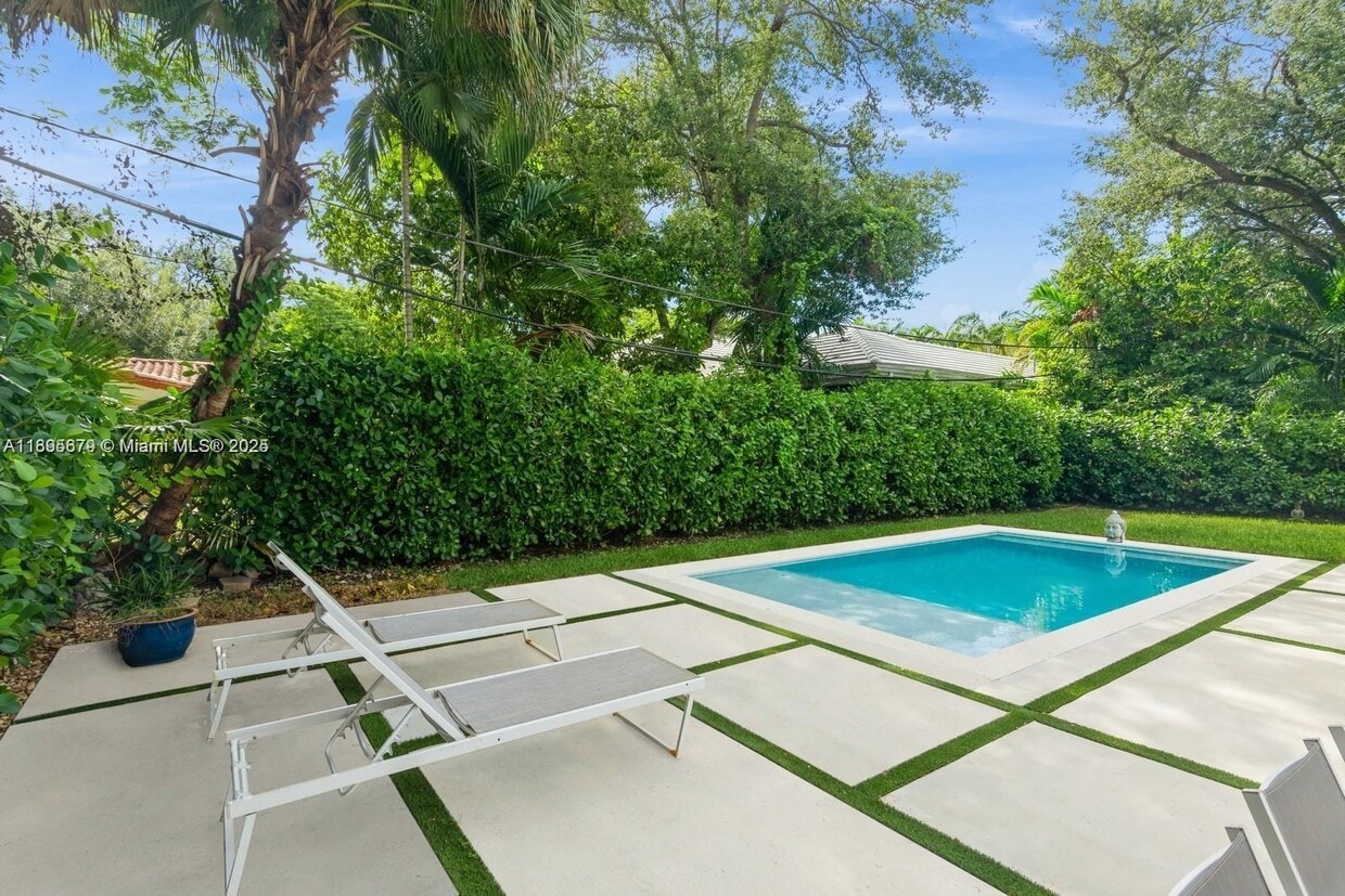 Foto principal - 1225 Tangier St
