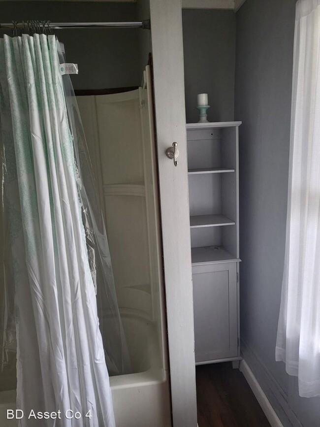 Foto del edificio - 3 br, 1 bath House - 226 E Main Street
