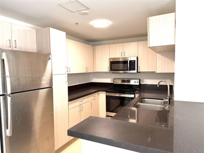 Building Photo - 185 SE 14th Terrace