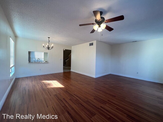 Building Photo - 2 br, 2.5 bath House - 6223 Yorktown Dr Un...