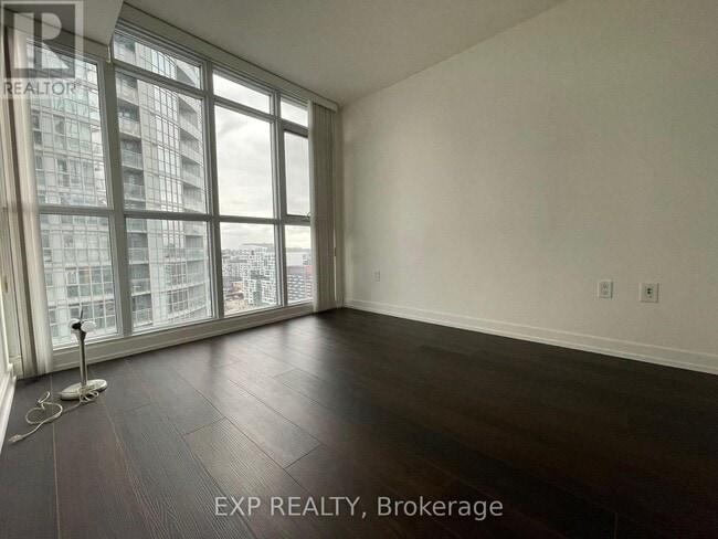 Photo du bâtiment - 15 Iceboat Terr