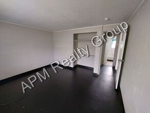 Building Photo - 2718 Howell Ct