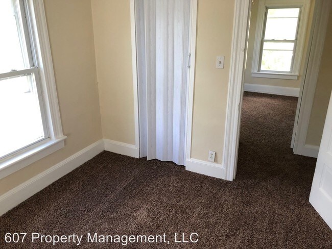 Foto del edificio - 4 br, 2 bath House - 133 Ackley Ave