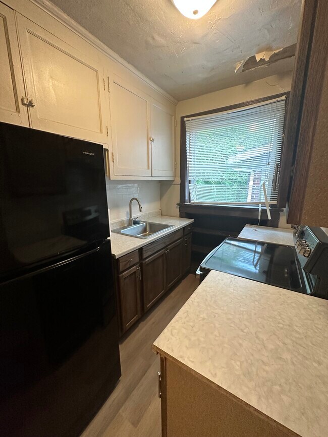 Foto del edificio - 5848 Kennerly Ave