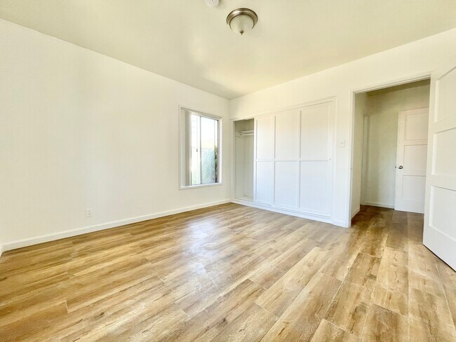 Building Photo - 1616 S St Andrews Plz