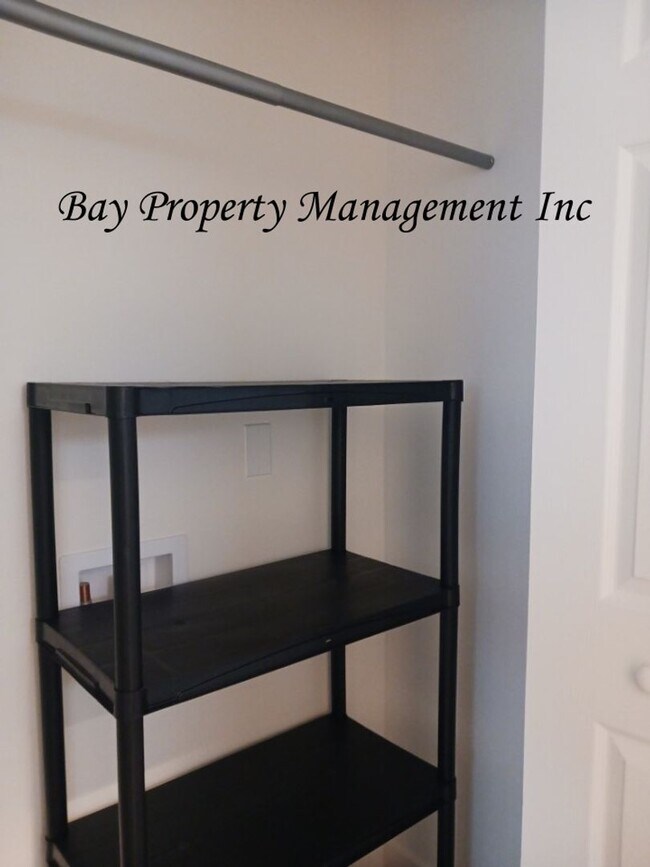 Foto del edificio - 1 bedroom ADU in North Salinas, unfurnished