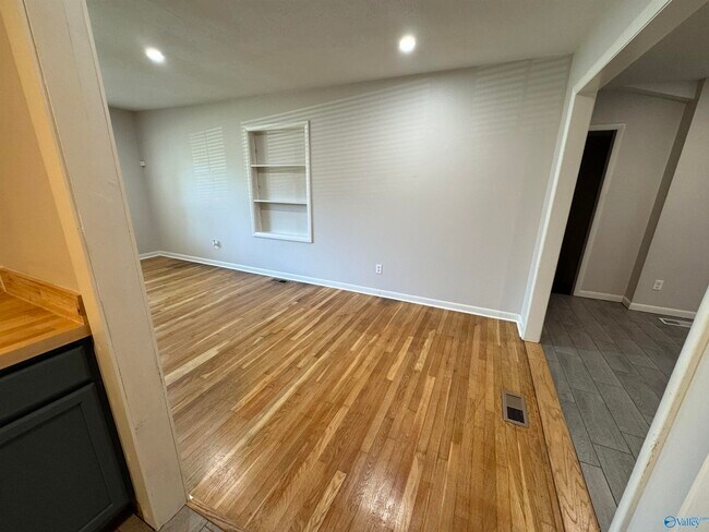 Building Photo - 918 Woodall Ln NW