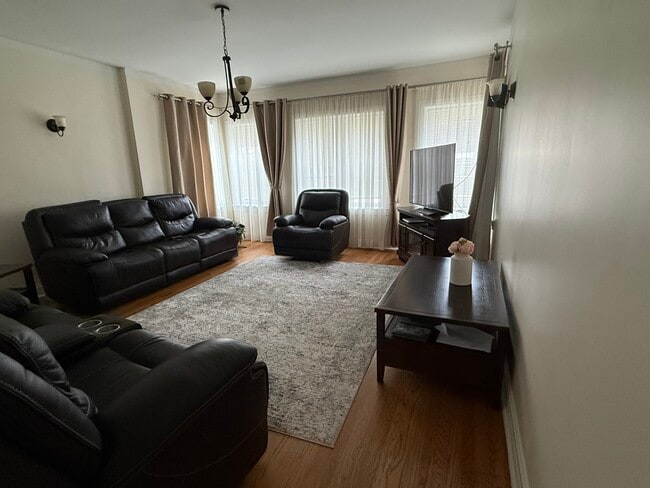 Foto del edificio - 6121 N Mozart St