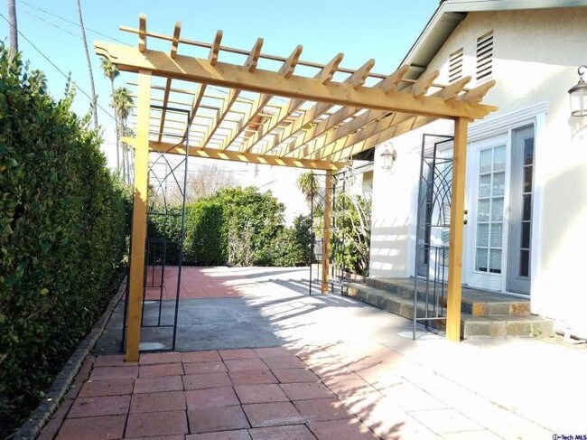 Foto del edificio - 3 bedroom in Atwater Village CA 90039