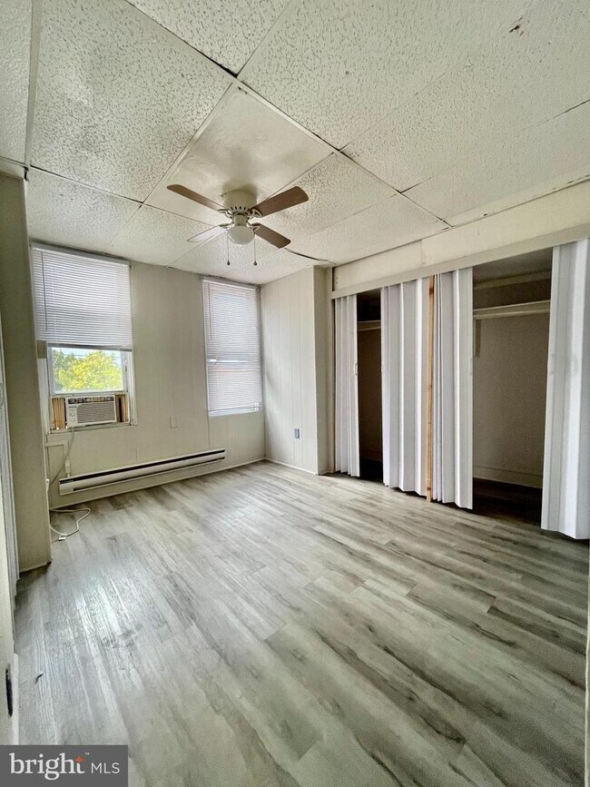 Foto del edificio - 5300 Grays Ave