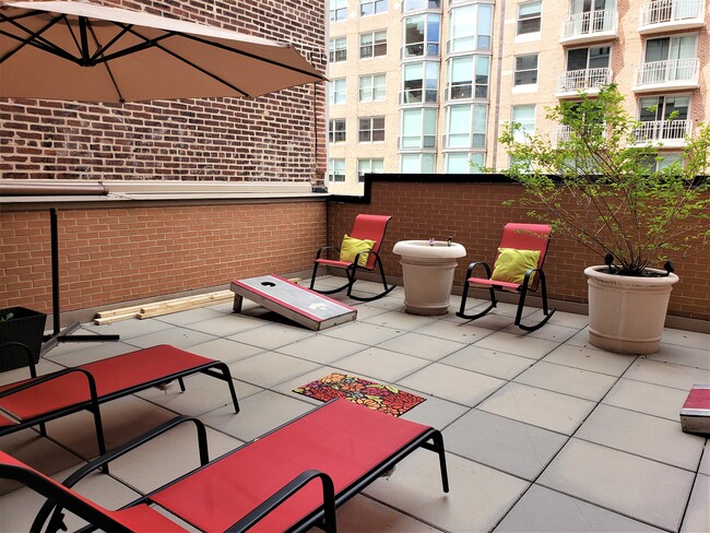 Private Terrace - 616 E St NW
