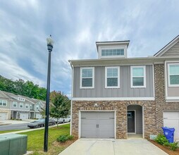 Building Photo - 6256 Hillandale Dr