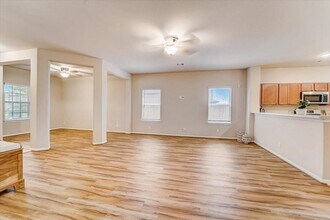 Building Photo - 8827 Willet St