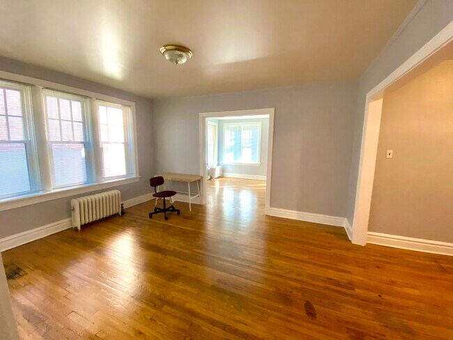 Foto del edificio - 619 Westwood Dr