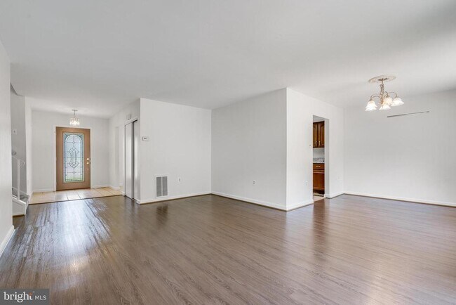 Foto del edificio - 8722 Litwalton Ct