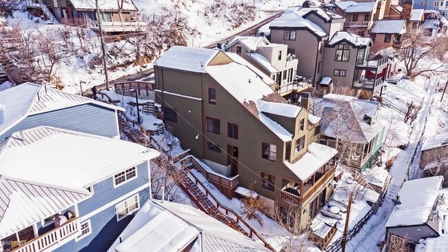 Building Photo - 361 Ontario Ave