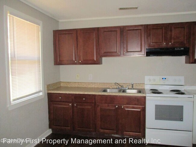Building Photo - 2 br, 1 bath House - 1221 Davis Street