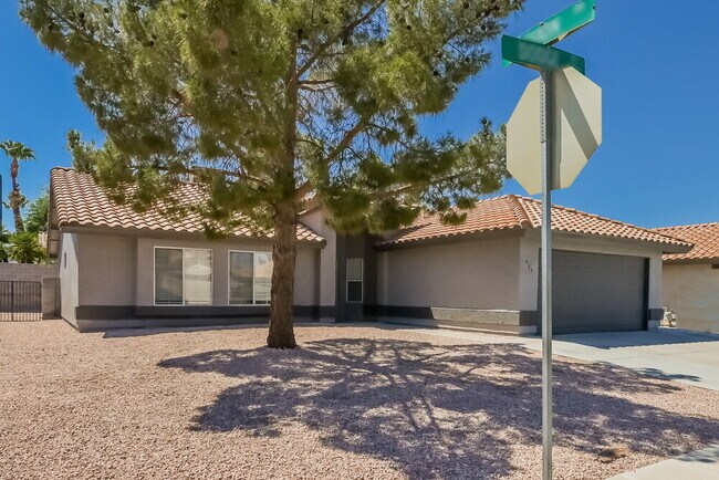 Foto del edificio - 909 Dodge St