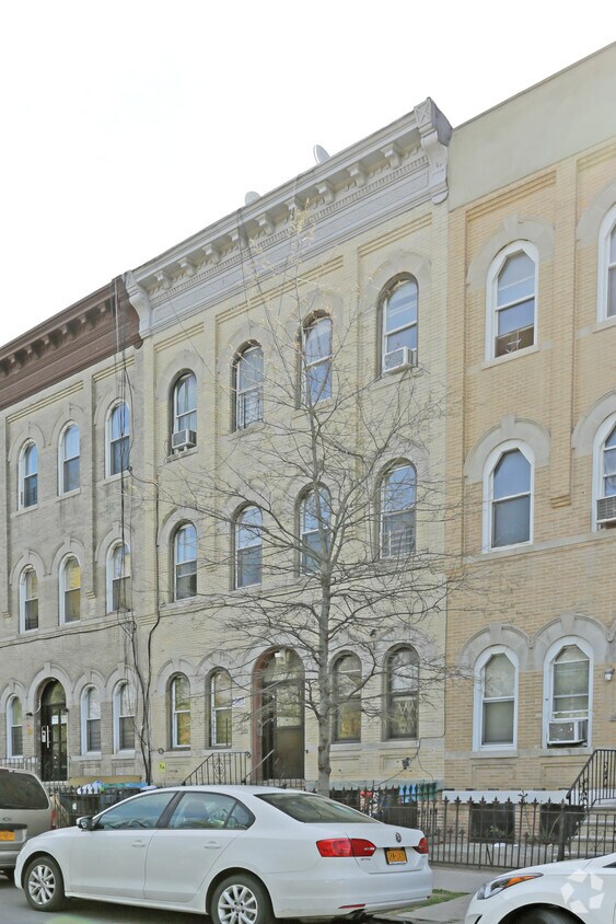 Building Photo - 298 Suydam St