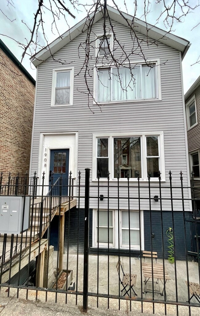 Building Photo - 1908 S May St